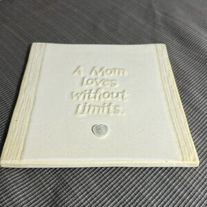 💚10 Hallmark glazed ceramic tile “A Mom Loves without Limits” 7”x7”